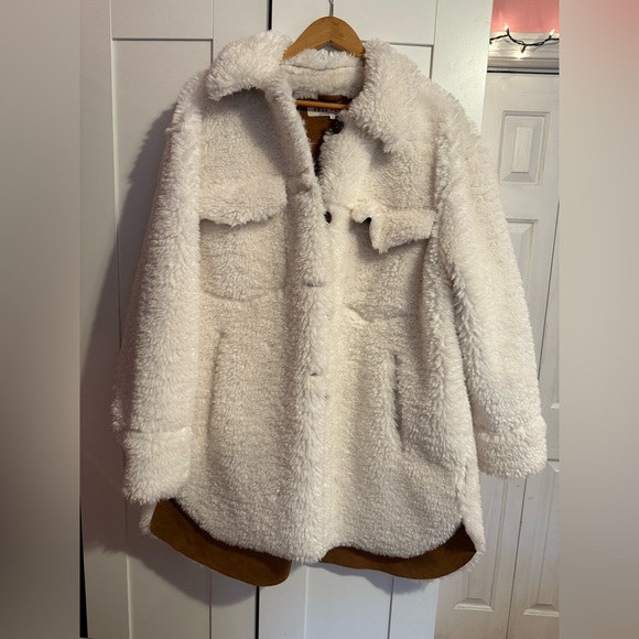 Free People oversized faux fur teddy jacket. Size Large. Worn once. - Picture 8 of 13